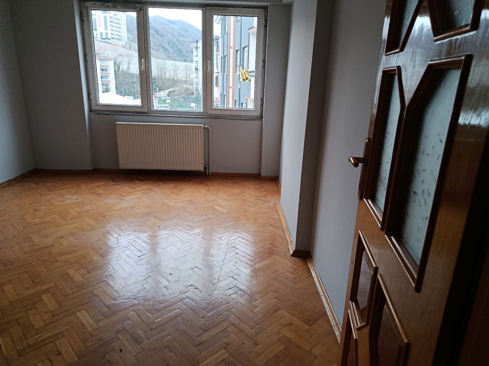 PLEVNE CADDESİNDE KİRALIK DAİRE
